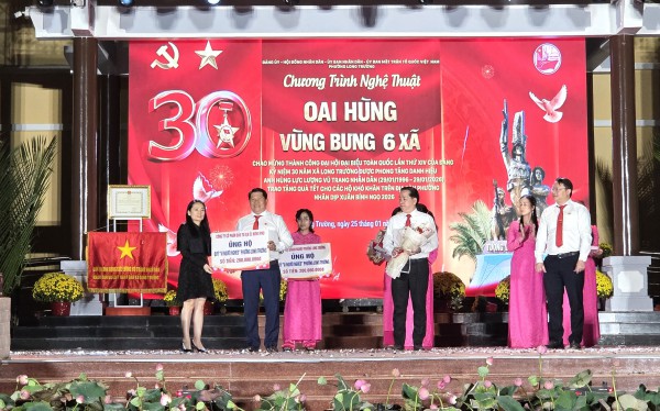 TP.HCM: Hào khí vùng bưng 6 xã sống lại trong đêm nghệ thuật ở Long Trường