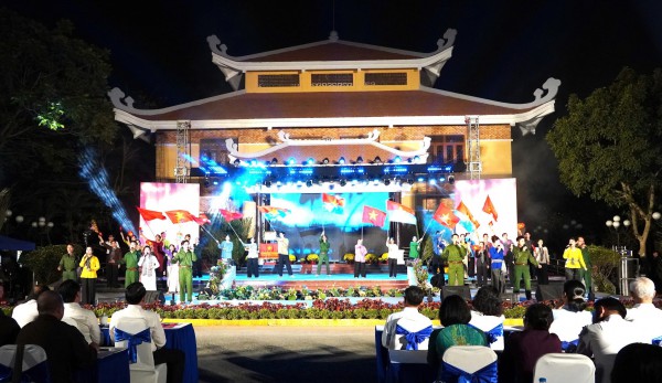 TP.HCM: Hào khí vùng bưng 6 xã sống lại trong đêm nghệ thuật ở Long Trường