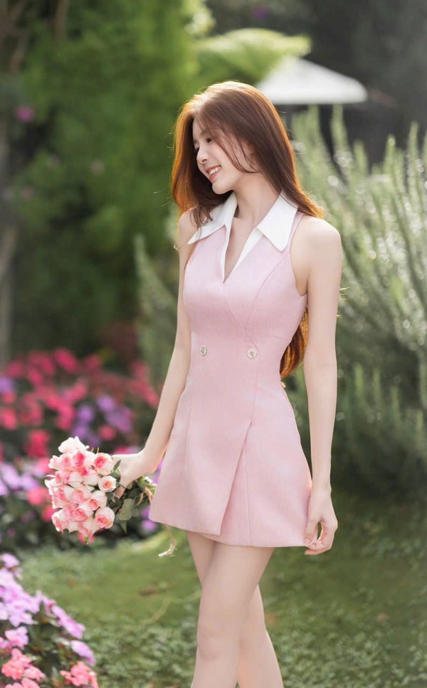 'Nàng thơ Đà Lạt' có cái tên... Vui đang hút hồn dân mạng