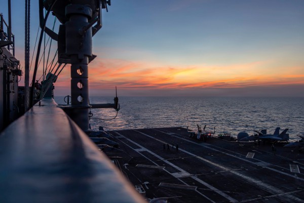 Tàu sân bay Mỹ đến Trung Đông, Iran và đồng minh lên tiếng Tàu sân bay Mỹ đến Trung Đông, Iran và đồng minh lên tiếng