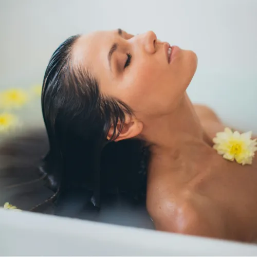 Gội đầu trở thành liệu pháp cải thiện tinh thần hiệu quả Gội đầu trở thành liệu pháp cải thiện tinh thần hiệu quả