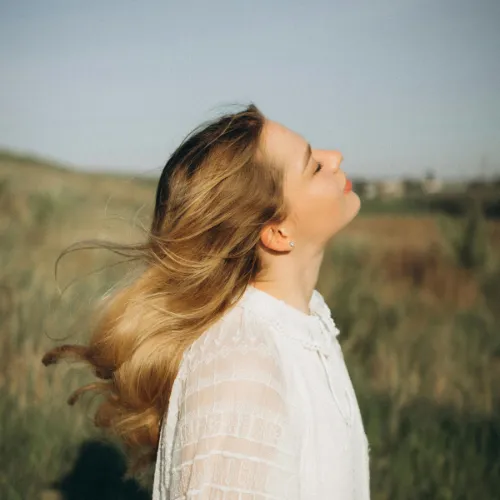 Gội đầu trở thành liệu pháp cải thiện tinh thần hiệu quả Gội đầu trở thành liệu pháp cải thiện tinh thần hiệu quả