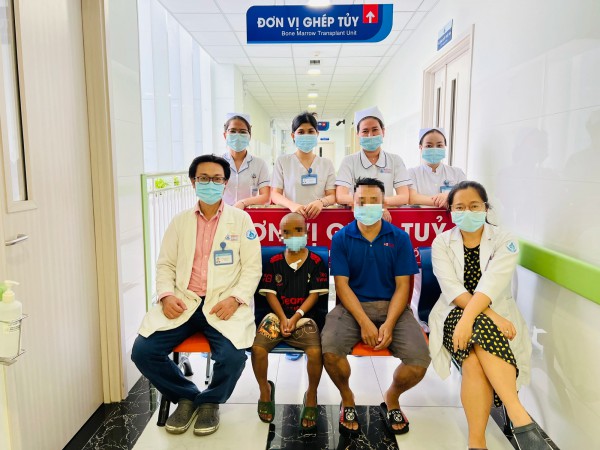 TP.HCM: Anh trai 10 tuổi hiến tế bào gốc cứu em 8 tuổi bị suy tủy nặng TP.HCM: Anh trai 10 tuổi hiến tế bào gốc cứu em 8 tuổi bị suy tủy nặng