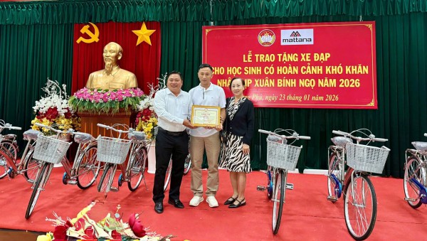 Giải pickleball từ thiện Mattana trao tặng 500 xe đạp đến học sinh khó khăn