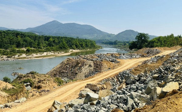 Thi công khi chưa được bàn giao đất, công ty thủy điện bị phạt 700 triệu đồng