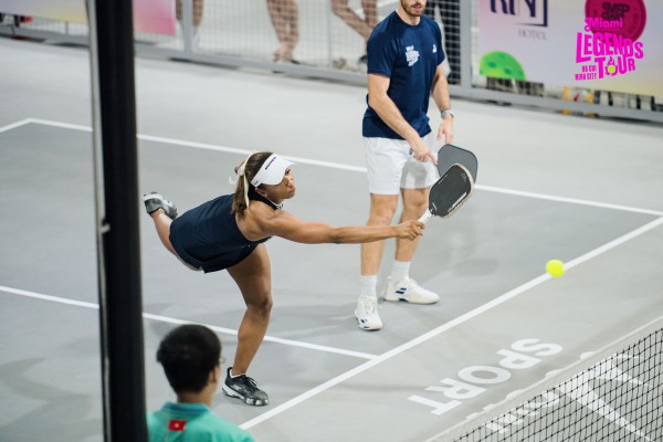 Cựu số 1 pickleball thế giới khiến khán giả TP.HCM trầm trồ