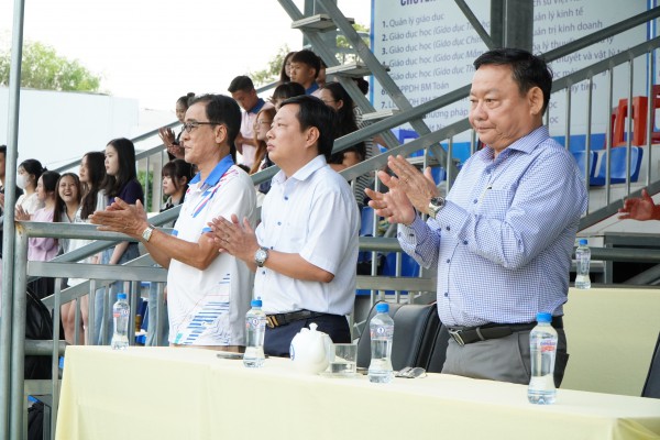 Áo xanh thanh niên ‘phủ sóng’ sân Đồng Tháp giải TNSV THACO cup 2026