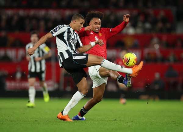 Arsenal vô địch lượt đi nếu thắng Aston Villa, HLV Amorim cùng M.U sẽ lại mạo hiểm?