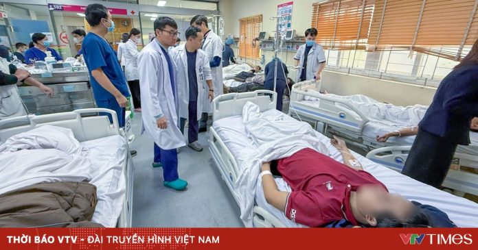 Báo động đỏ cấp cứu 15 nạn nhân vụ cháy ngõ Trần Cung (Hà Nội) Báo động đỏ cấp cứu 15 nạn nhân vụ cháy ngõ Trần Cung (Hà Nội)