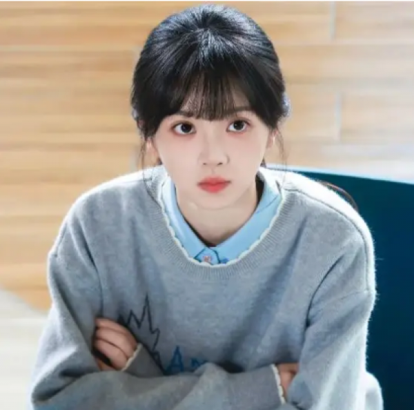 Bí quyết chọn tóc mái giúp che khuyết điểm cho mặt vuông và mặt tròn