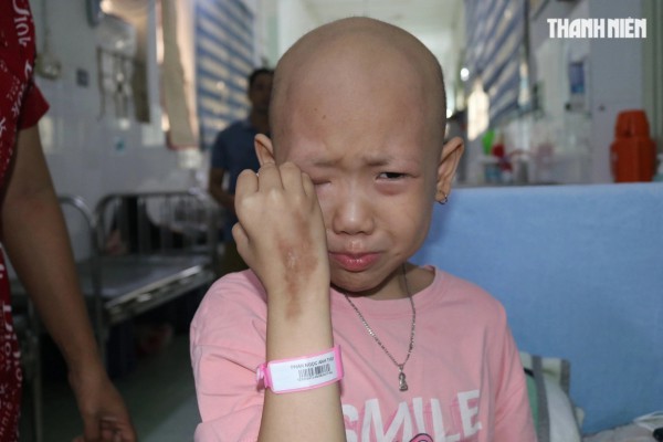 'Con muốn sống': 3,9 tỉ đồng đến với 43 bệnh nhi ung thư