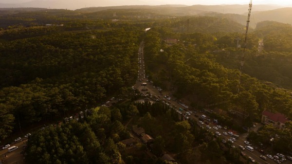 Đấu giá 40 lô đất trung tâm Măng Đen, thu gần 270 tỉ đồng