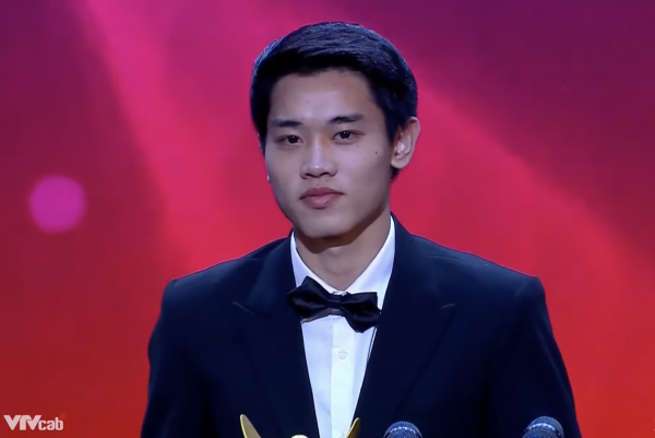 Đình Bắc nhận danh hiệu VĐV trẻ 2025, tiết lộ hành động cực đặc biệt sau khi giành vàng SEA Games 33 Đình Bắc nhận danh hiệu VĐV trẻ 2025, tiết lộ hành động cực đặc biệt sau khi giành vàng SEA Games 33