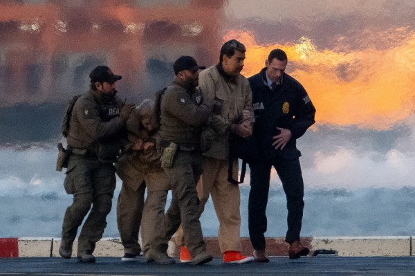 Đồng minh lên án Mỹ vì tấn công Venezuela, Trung Quốc, Nga ra yêu cầu