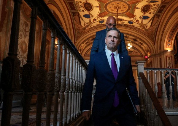 Giám đốc CIA đến Venezuela gặp Tổng thống lâm thời để cải thiện quan hệ Giám đốc CIA đến Venezuela gặp Tổng thống lâm thời để cải thiện quan hệ