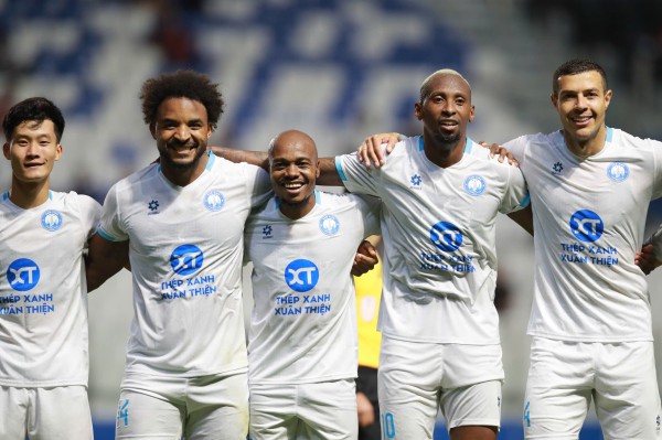 HLV Nam Định bất ngờ tiết lộ tình trạng mới nhất của Xuân Son, quyết thắng đối thủ Singapore tại Thiên Trường HLV Nam Định bất ngờ tiết lộ tình trạng mới nhất của Xuân Son, quyết thắng đối thủ Singapore tại Thiên Trường