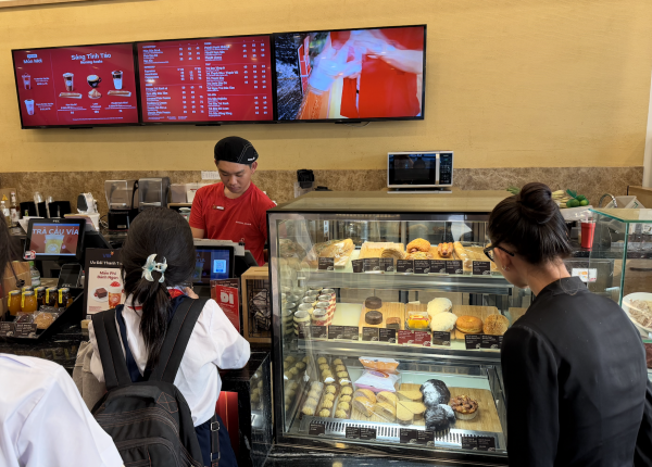 Highlands Coffee ngưng bán trà sen vàng, trà vải do Công ty Đồ hộp Hạ Long cung cấp