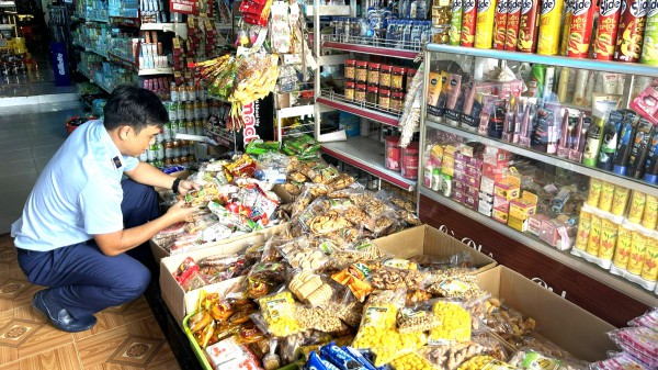 Hộ kinh doanh bị phạt 145 triệu đồng vì hàng nhập lậu, không rõ nguồn gốc Hộ kinh doanh bị phạt 145 triệu đồng vì hàng nhập lậu, không rõ nguồn gốc