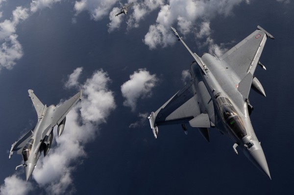 Indonesia nhận lô tiêm kích Rafale tiên tiến đầu tiên từ Pháp Indonesia nhận lô tiêm kích Rafale tiên tiến đầu tiên từ Pháp