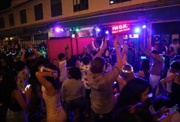 Khách Việt Nam du lịch Thái Lan cẩn thận với luật mới gây tranh cãi