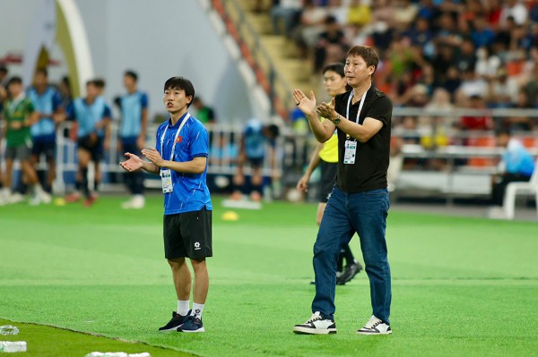 'Phù thủy' Kim Sang-sik