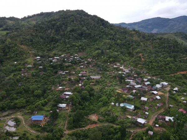 Quảng Ngãi: Băng rừng, vượt suối để đưa điện về Tu Thôn