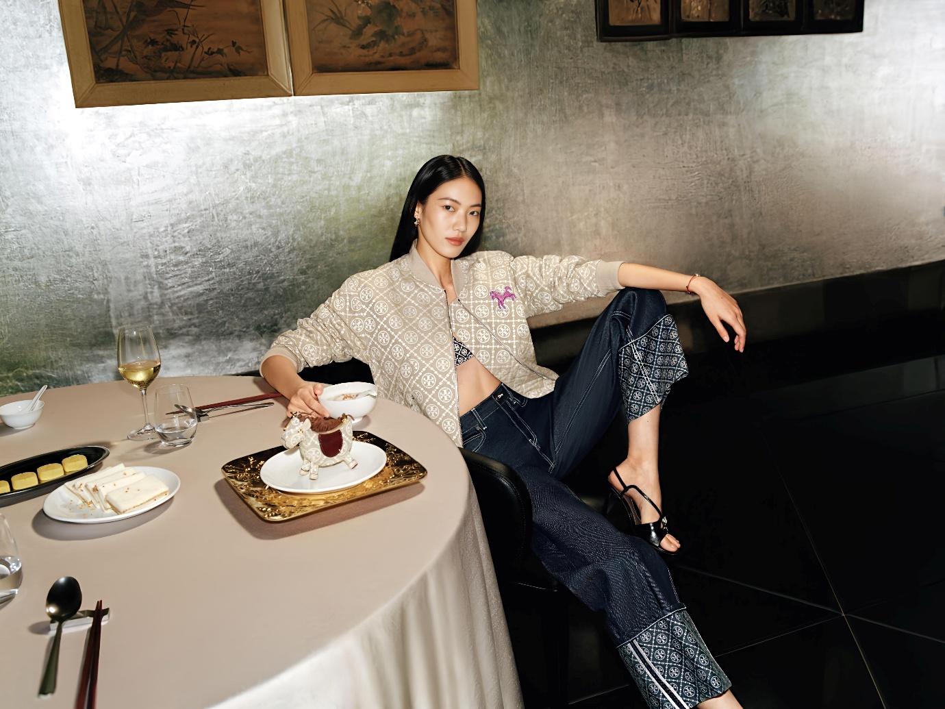 Thiết kế chào đón năm con ngựa 2026 từ các nhà mốt đình đám