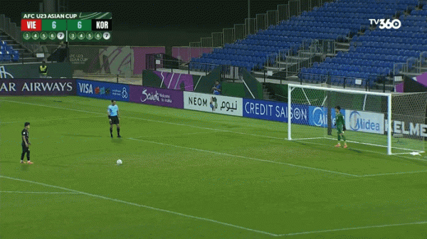 Thủ môn Cao Văn Bình trở về quê hương, người dân Nghệ An chào đón như người hùng