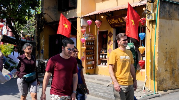 Thủ tướng: Tuyệt đối không nâng giá, ép giá khách du lịch dịp Tết Nguyên đán Thủ tướng: Tuyệt đối không nâng giá, ép giá khách du lịch dịp Tết Nguyên đán