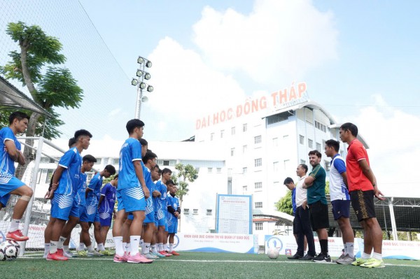 Trường ĐH Đồng Tháp – Trường ĐH Nam Cần Thơ: Áp lực trên sân đầy khán giả Trường ĐH Đồng Tháp – Trường ĐH Nam Cần Thơ: Áp lực trên sân đầy khán giả