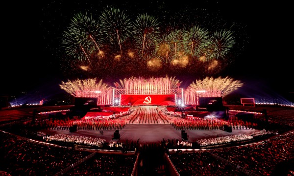 Từ DIFF Đà Nẵng tới đại nhạc hội pháo hoa Hà Nội: Khẳng định vị thế 'ông trùm pháo hoa' Sun Group Từ DIFF Đà Nẵng tới đại nhạc hội pháo hoa Hà Nội: Khẳng định vị thế 'ông trùm pháo hoa' Sun Group