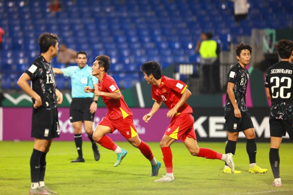 U.23 Việt Nam quá xứng đáng để tự hào, Chủ tịch VFF có hành động rất đặc biệt: Thưởng nóng 2 tỉ