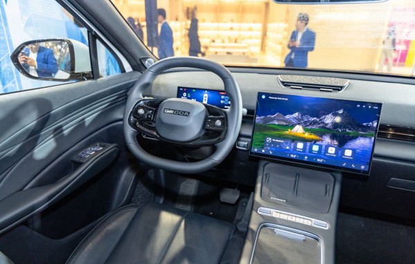 Xe Trung Quốc Omoda C7 trình làng khách Việt, giá cao hơn Mazda CX-5 gần 100 triệu