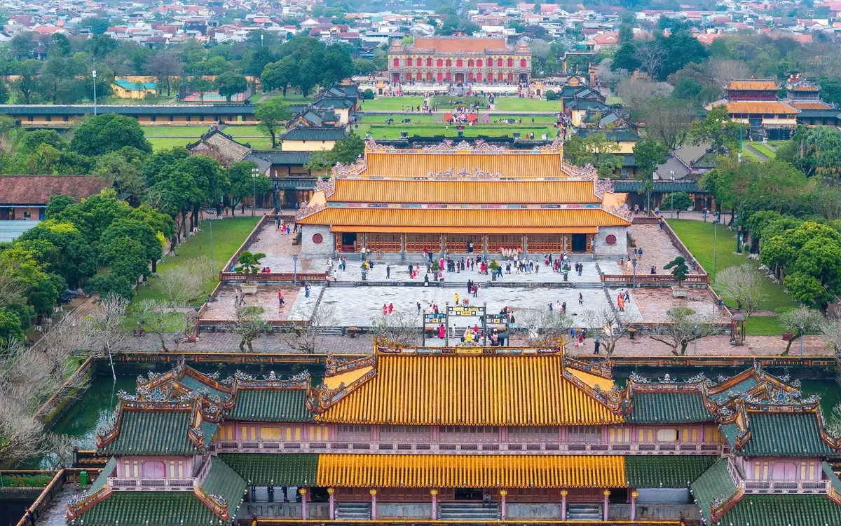 Huế xây dựng đô thị di sản xanh, thông minh, giàu bản sắc, vừa bảo tồn giá trị lịch sử - văn hóa, vừa thúc đẩy tăng trưởng kinh tế bền vững trong giai đoạn mới. Ảnh: Anh Phong