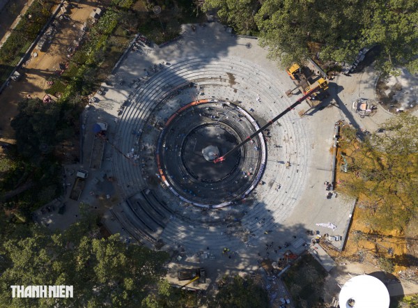 Cận cảnh biểu trưng hình giọt nước tại công viên số 1 Lý Thái Tổ