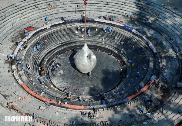 Cận cảnh biểu trưng hình giọt nước tại công viên số 1 Lý Thái Tổ