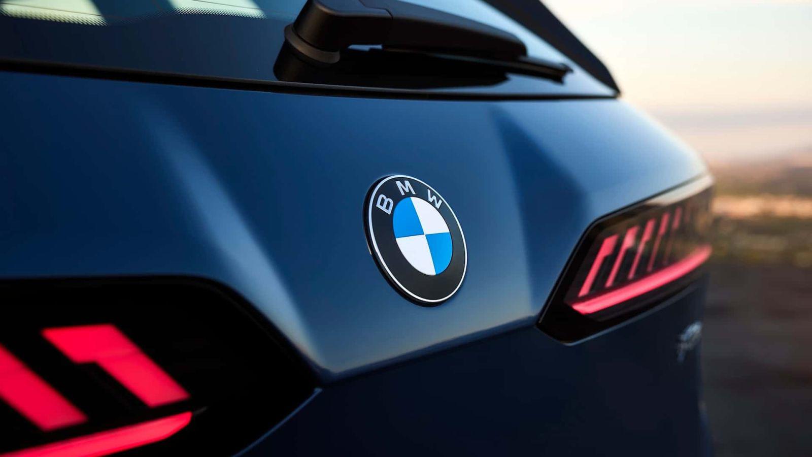 BMW bắt đầu sử dụng logo mới trong năm nay