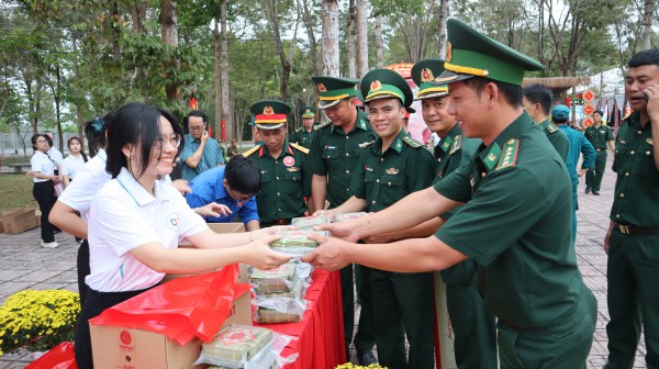 Rộn ràng không khí xuân biên giới ở Đồng Nai