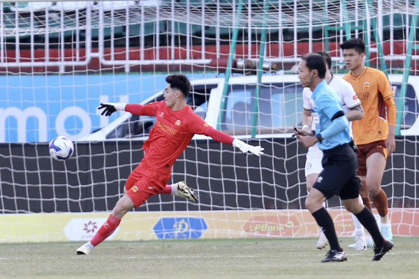 CLB Ninh Bình tìm nơi ‘xả stress’, HAGL và thủ môn cao 1,91 m có chịu nổi sức ép? CLB Ninh Bình tìm nơi ‘xả stress’, HAGL và thủ môn cao 1,91 m có chịu nổi sức ép?