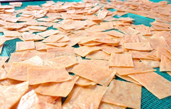 Làng bánh phồng tôm Cà Mau đỏ lửa cận tết, đơn hàng tăng 30%