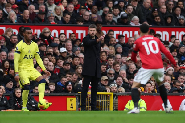 M.U lại thăng hoa, đánh bại Tottenham: HLV Michael Carrick khiến ông Thomas Frank 'lâm nguy'