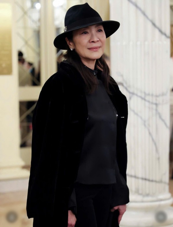 Dương Tử Quỳnh gây chú ý tại Olympic 2026 với phong cách trẻ trung