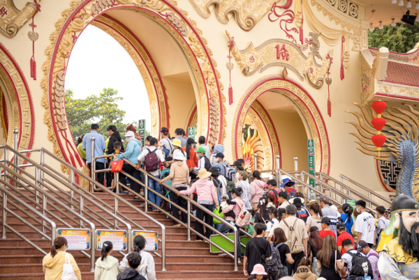 Mùng 1 tết đi Suối Tiên có gì chơi?