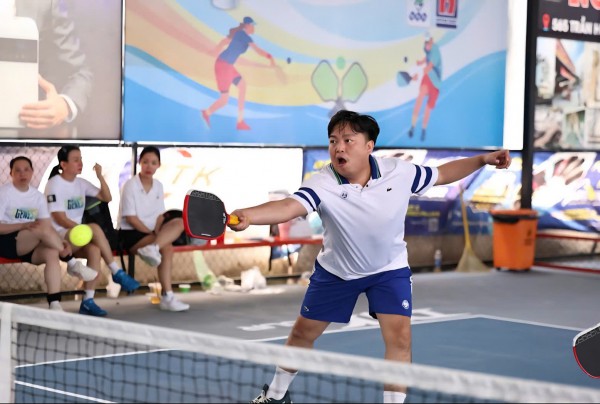 Diễn viên Huy Khánh lần đầu vô địch giải pickleball