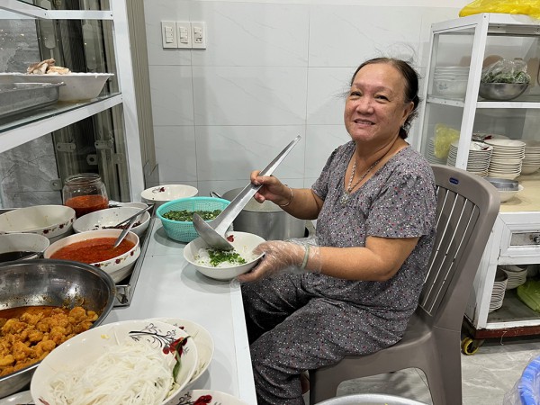 Hương vị quê hương: Về An Giang ăn bún cá