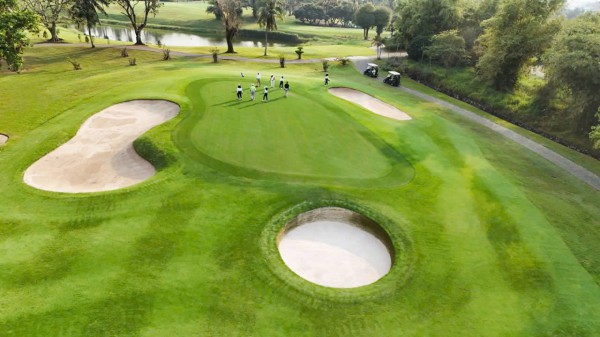 Sân golf 34 năm tuổi 'thay áo' đón xuân, tăng ưu đãi cho golfer trẻ