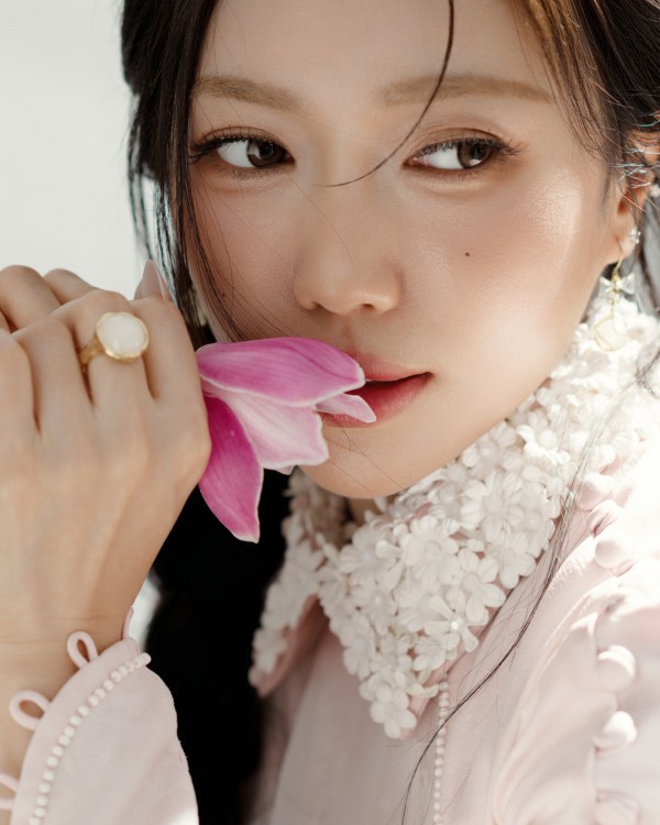 Diệu Nhi dịu dàng trong bộ ảnh áo dài tết