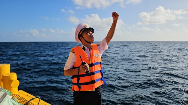 Đu dây lên nhà giàn DK1: Trải nghiệm không quên giữa trùng khơi Đu dây lên nhà giàn DK1: Trải nghiệm không quên giữa trùng khơi