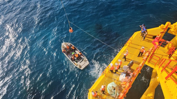 Đu dây lên nhà giàn DK1: Trải nghiệm không quên giữa trùng khơi Đu dây lên nhà giàn DK1: Trải nghiệm không quên giữa trùng khơi