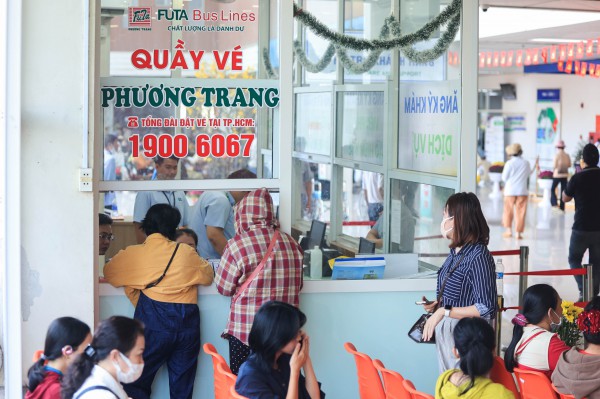Xe Phương Trang trung chuyển miễn phí tại các bệnh viện TP.HCM: Bệnh nhân vơi bớt nhọc nhằn Xe Phương Trang trung chuyển miễn phí tại các bệnh viện TP.HCM: Bệnh nhân vơi bớt nhọc nhằn